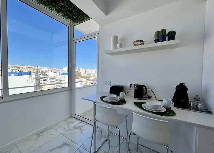 Deluxe By Homing Apartment *