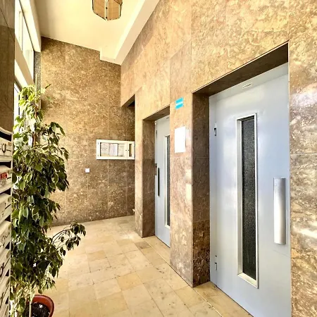 Deluxe By Homing Apartment