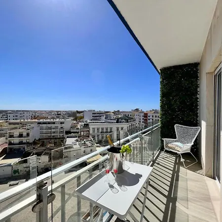 Deluxe By Homing * Distrikt Faro